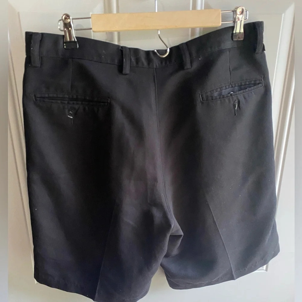 Dockers Women’s Pleated Relaxed Fit Shorts Black - 9” Inseam 34” Size Waist - Picture 3 of 6